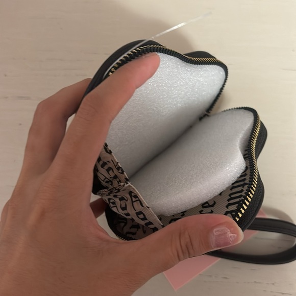 NWT juicy couture pink velour heart shaped wristlet wallet - Picture 5 of 6